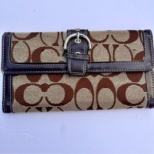 Coach wallet clutch